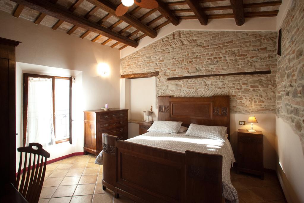 Relais B&B Corte Dei Turchi Longiano Room photo